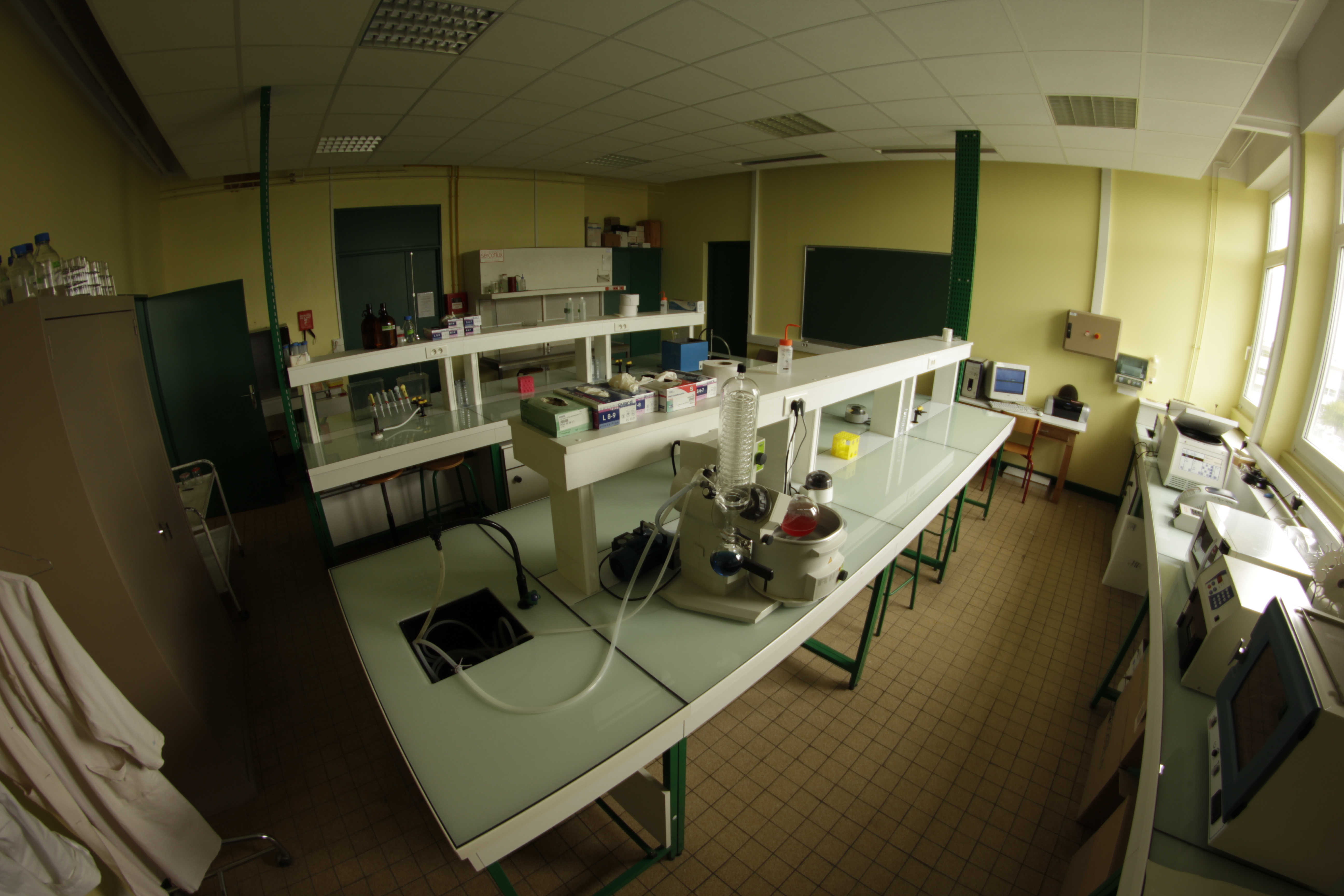 Salle TP Biotechnologie